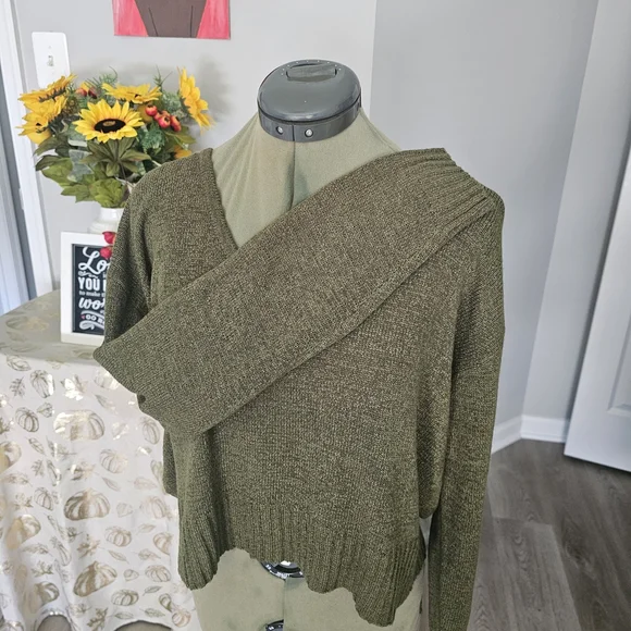 Lulus Perfectly Promising Olive Green Long Sleeve V- Neck Sweater Sz M - Picture 5 of 14